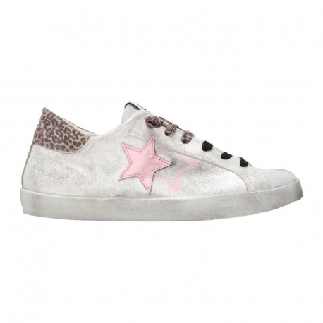 2STAR Sneakers Low in crosta laminato bianco con dettagli rosa e leopardato